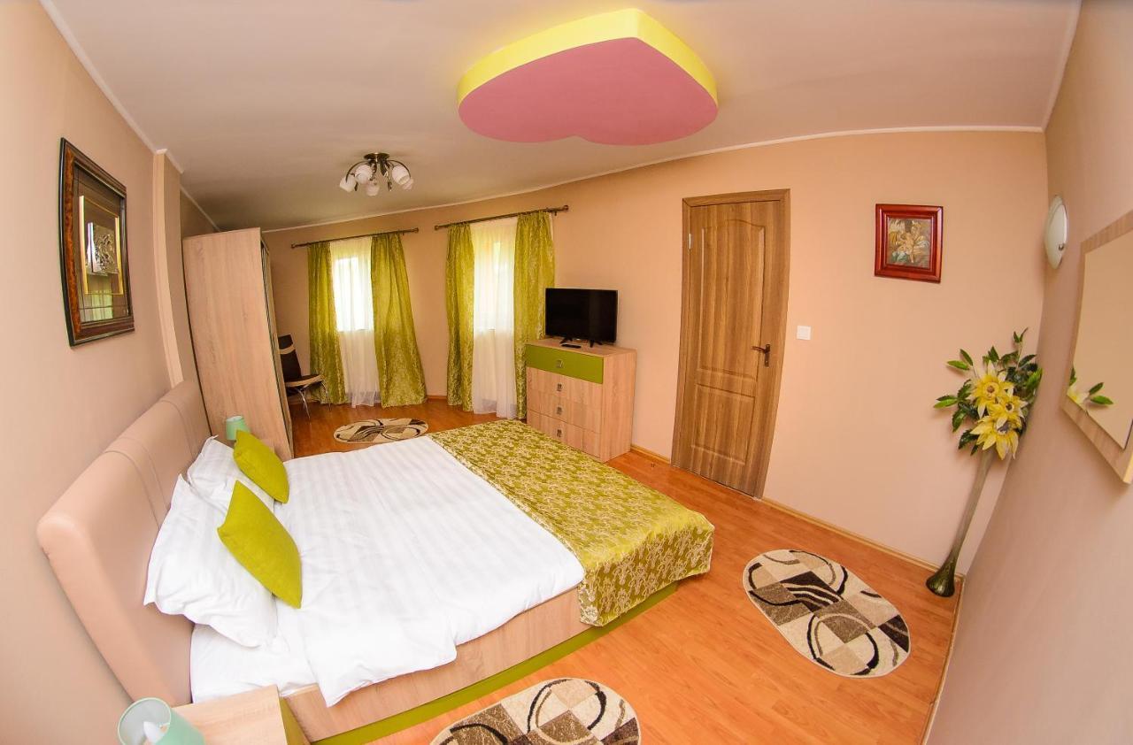Casa Liana Hotell Oradea Exteriör bild